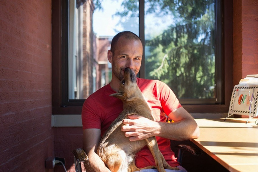 16465560-R3L8T8D-900-why-we-rescue-adopted-pets-theron-humphrey-24.jpg